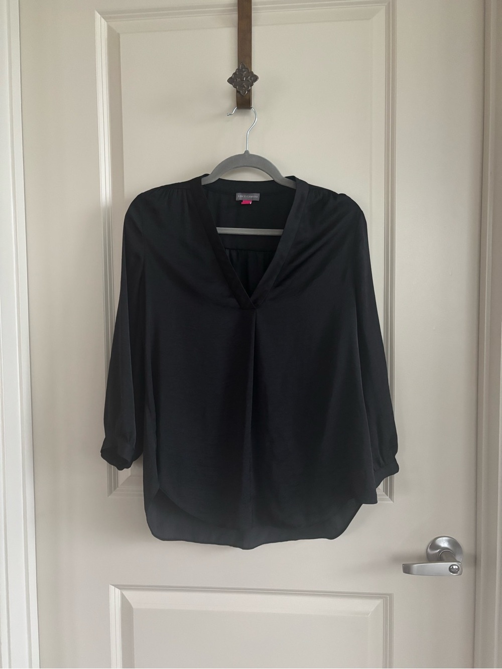 Vince Camuto Black V-Neck Long-Sleeve Blouse